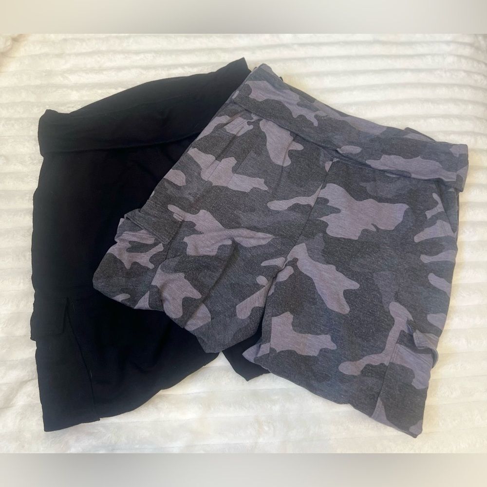 Old Navy Joggers 2 Pair Bundle Small Petite Small Black Gray Camo Foldover Waist